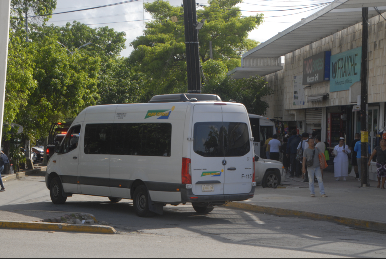 Las operaciones del transporte se mantienen con normalidad