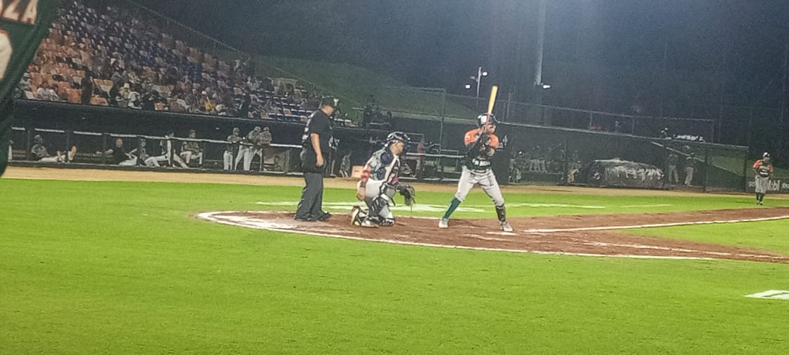 Leones y Tigres se enfrentaron en Cancún Leones y Tigres se enfrentaron en Cancún