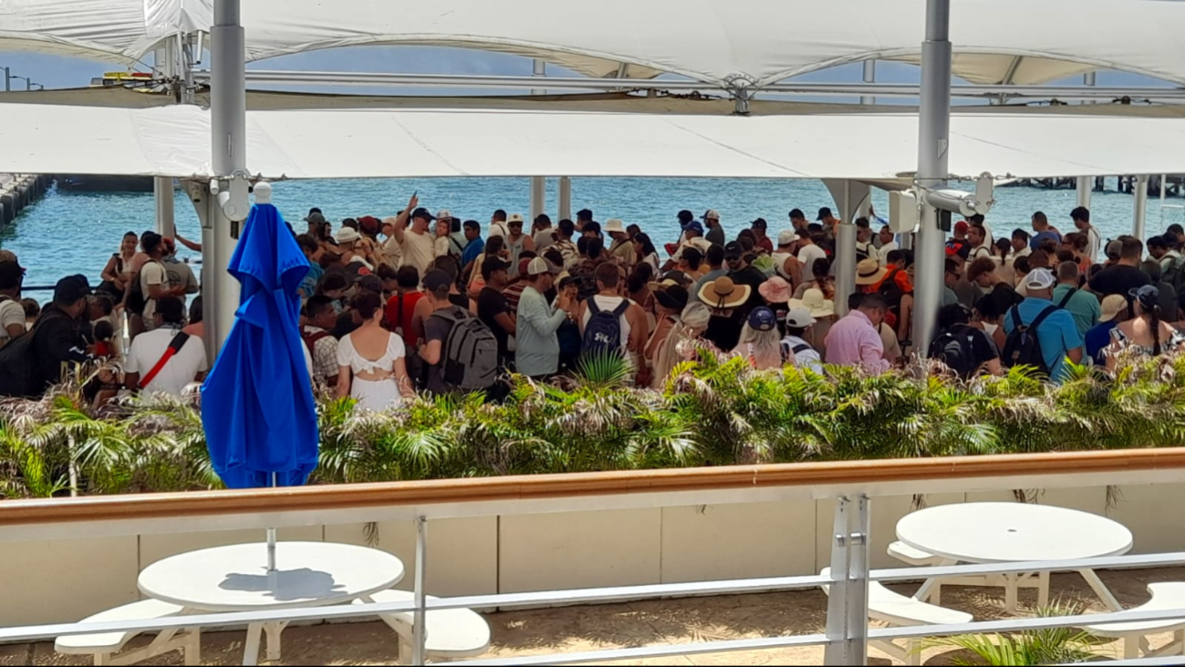 Se mantiene la gran afluencia de personas cruzando en ferrys Se mantiene la gran afluencia de personas cruzando en ferrys