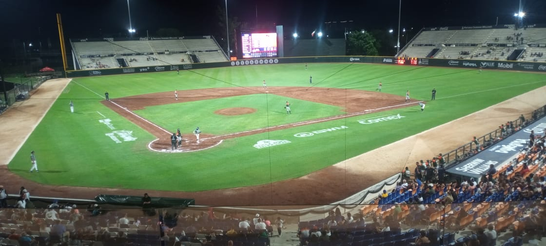 Dividen triunfos Tigres y Leones en doble cartelera en la Liga Mexicana de Béisbol