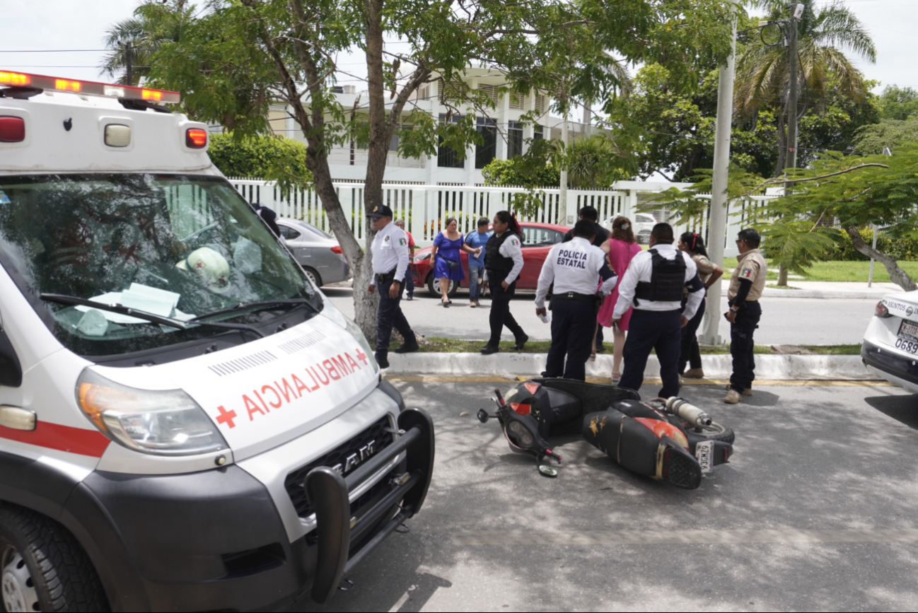 El accidente dejó al conductor de la motocicleta y a un menor con diversas heridas. El accidente dejó al conductor de la motocicleta y a un menor con diversas heridas.
