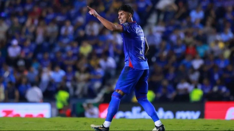 Cruz Azul anuncia de manera oficial la salida de Carlos Salcedo
