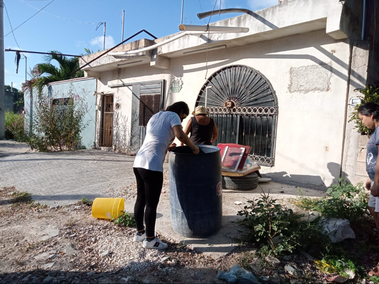 Nunca han perdido la esperanza de hallarla con vida, pero su desesperación los ha llevado a buscar hasta en botes de basura, tiraderos clandestinos y otros lugares Nunca han perdido la esperanza de hallarla con vida, pero su desesperación los ha llevado a buscar hasta en botes de basura, tiraderos clandestinos y otros lugares