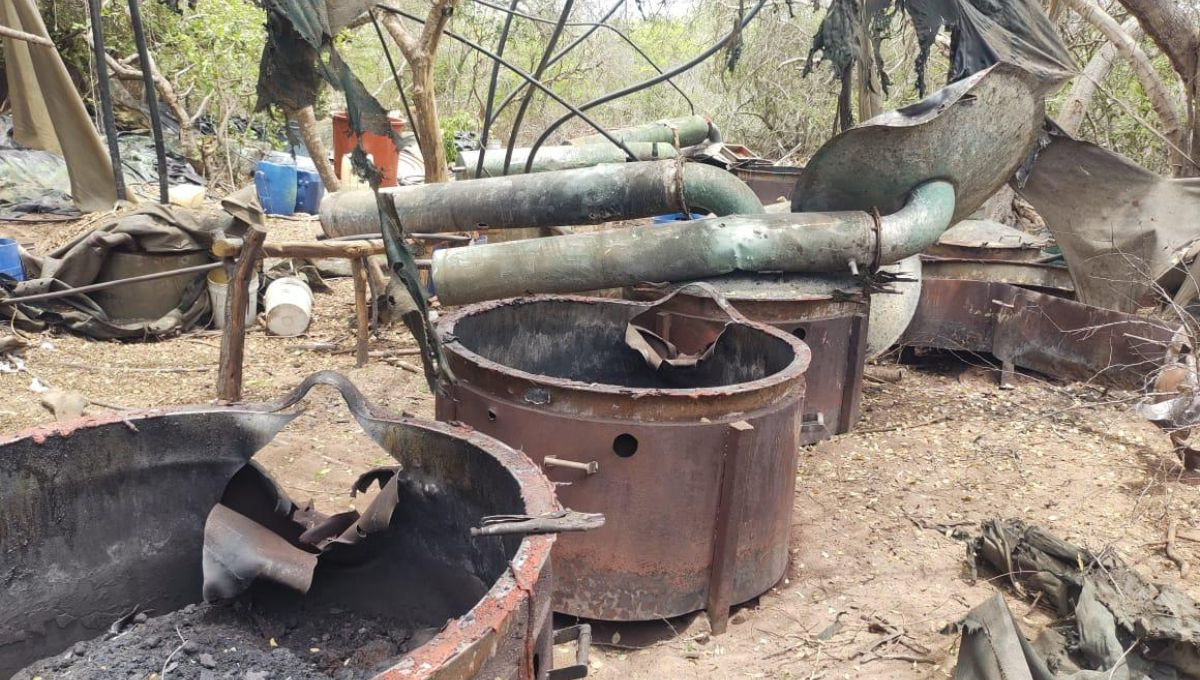 Un laboratorio clandestino de drogas sintéticas fue desmantelado en Sinaloa por elementos de la Secretaría de Marina Un laboratorio clandestino de drogas sintéticas fue desmantelado en Sinaloa por elementos de la Secretaría de Marina