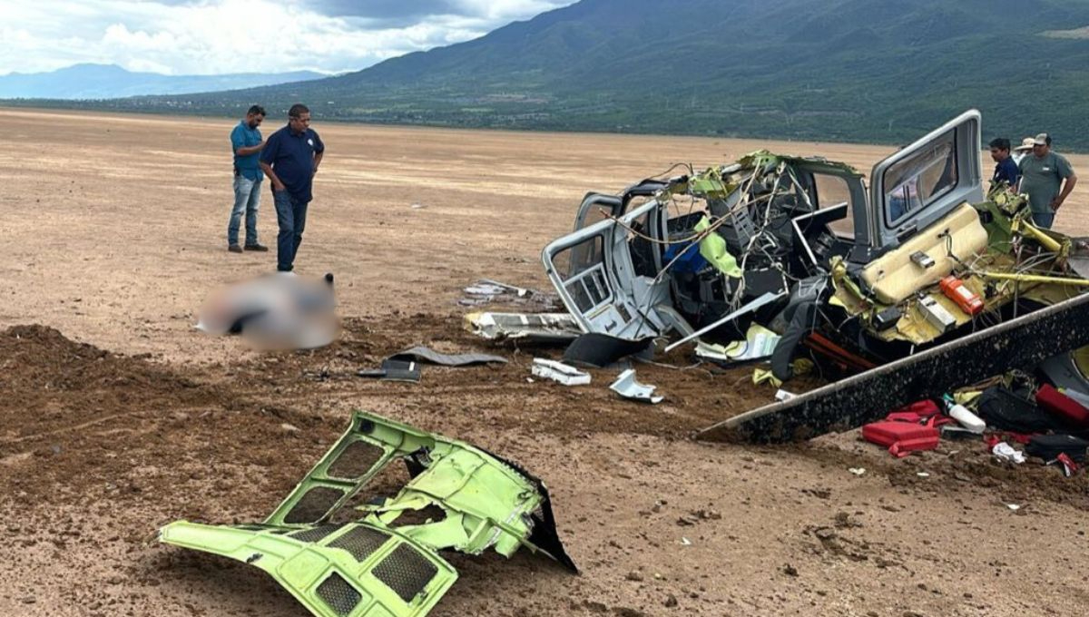 Este martes un helicóptero se desplomó en la Laguna de Sayula, Jalisco, dejando 4 personas gravemente lesionadas Este martes un helicóptero se desplomó en la Laguna de Sayula, Jalisco, dejando 4 personas gravemente lesionadas