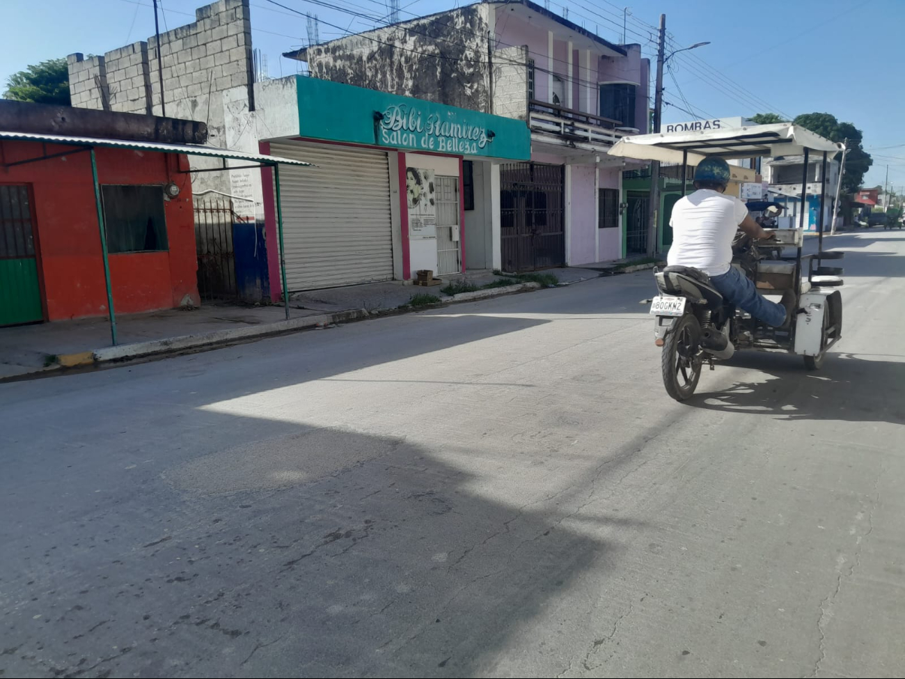 Rompieron el seguro y se llevaron la moto arrastrada, sin poder encender el motor. Rompieron el seguro y se llevaron la moto arrastrada, sin poder encender el motor.