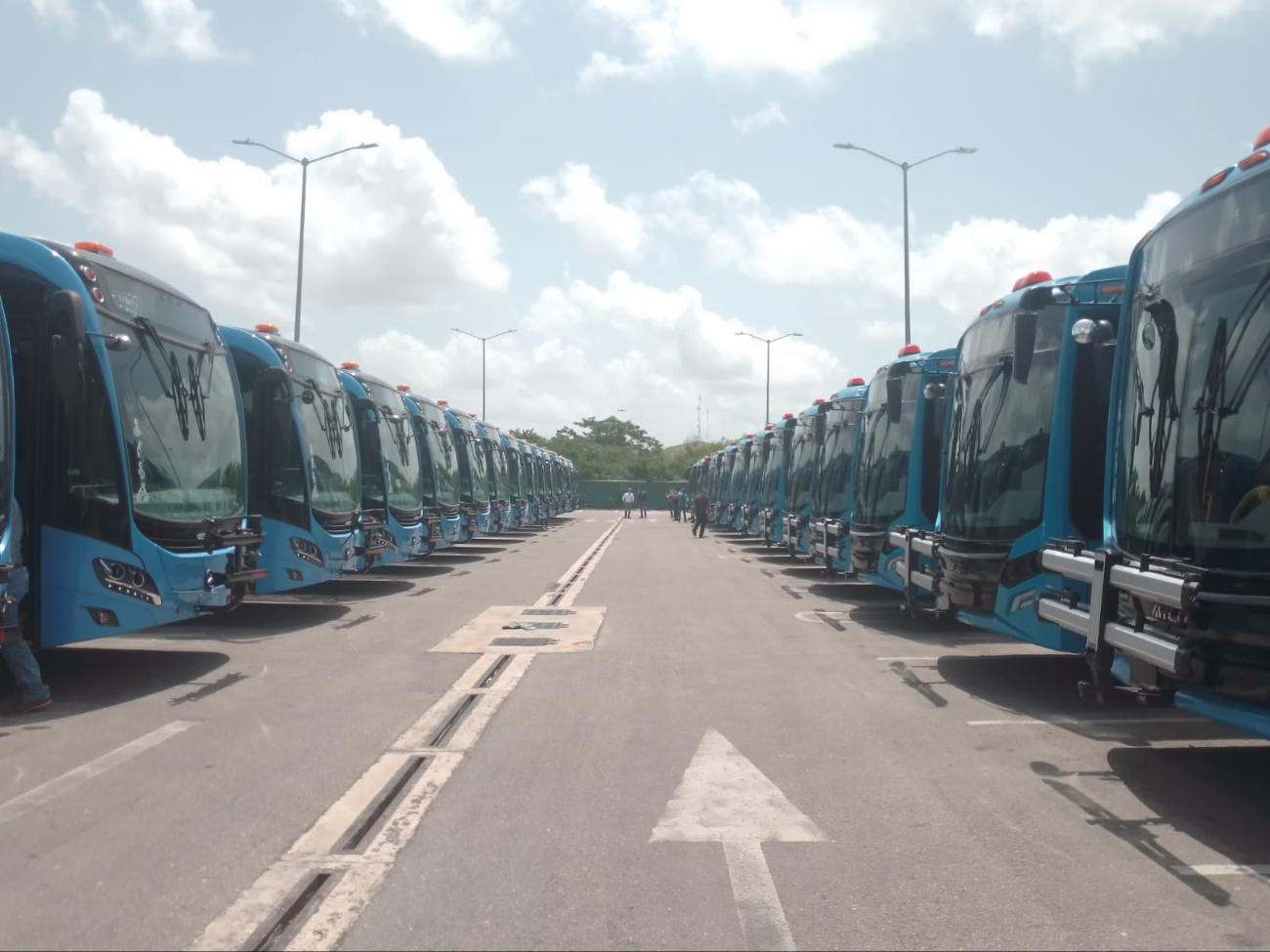 Mauricio Vila presenta las nuevas unidades de Va y Ven para más rutas en Mérida