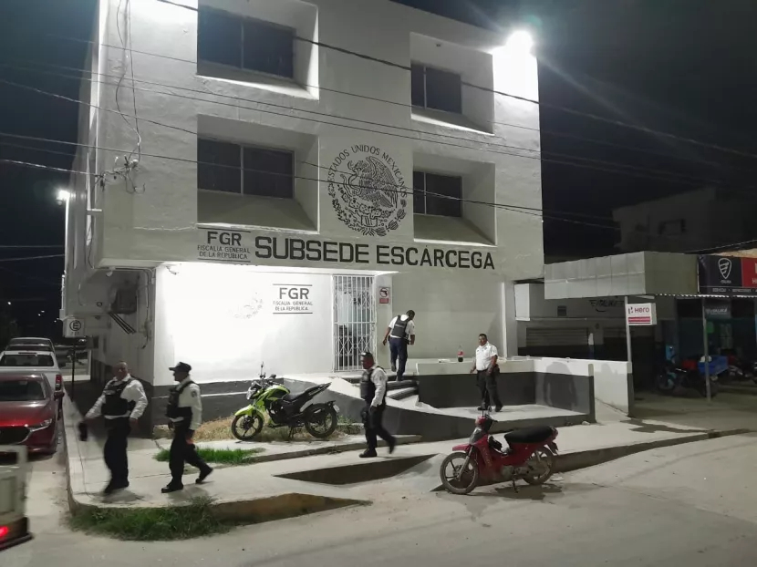 Roban dos motocicletas en Escárcega en menos de una hora 