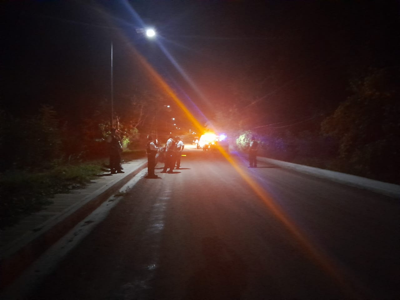 Un enfrentamiento a balazos y el levantón de un conductor ocurrieron en la carretera a la colonia rural La Chiquita.
