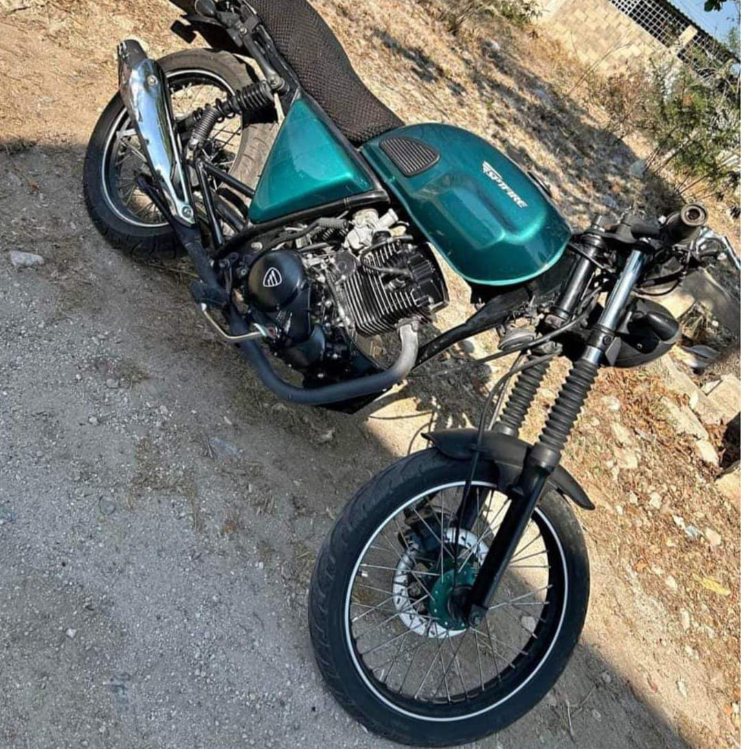 Una Italika verde fue sustraída en la colonia Esperanza y una Dinamo Cross roja con negro en la colonia Morelos. Una Italika verde fue sustraída en la colonia Esperanza y una Dinamo Cross roja con negro en la colonia Morelos.