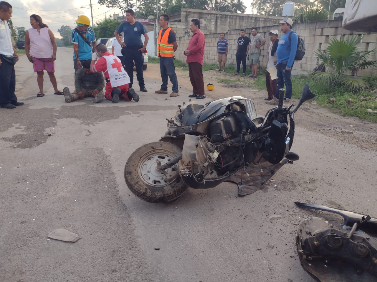 Camionero manda al hospital a un  motociclista  en Felipe Carrillo Puerto 