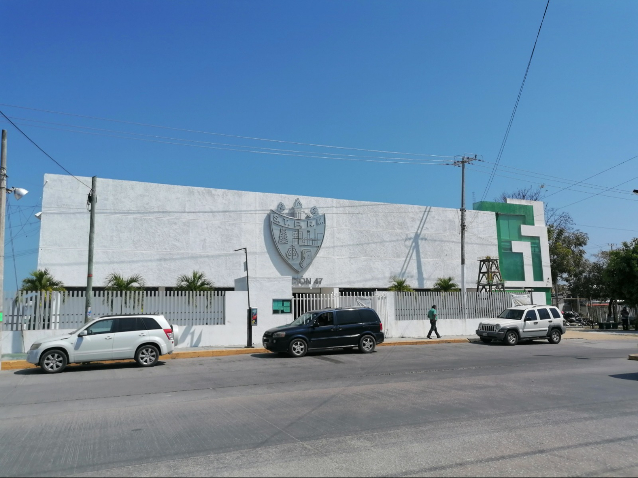 La Empresa Productiva del Estado (EPE) está plagada de actos corruptos, denuncia el presidente del la organización civiil en Carmen, Javier Bello Ávila. La Empresa Productiva del Estado (EPE) está plagada de actos corruptos, denuncia el presidente del la organización civiil en Carmen, Javier Bello Ávila.