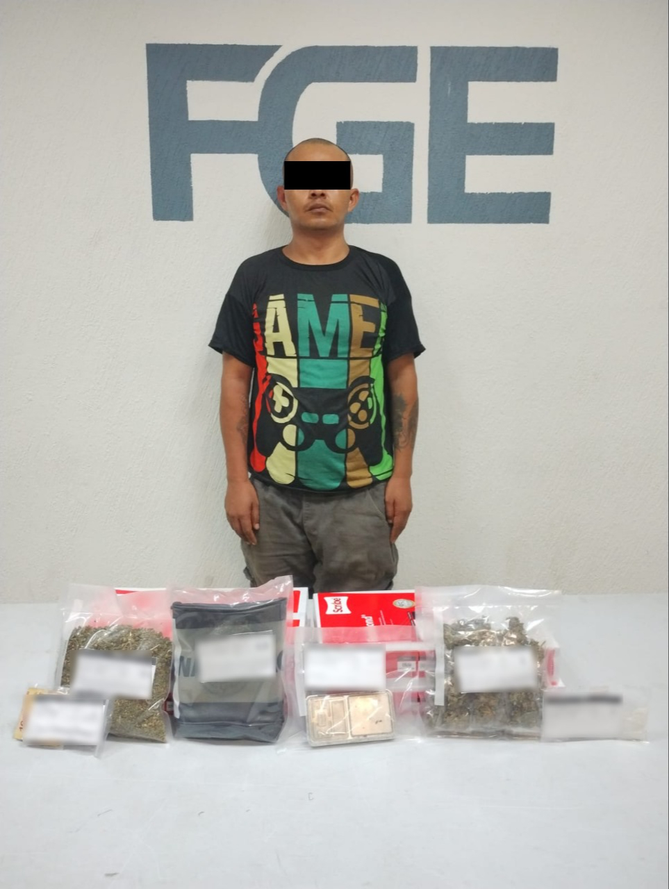 Los cuatro detenidos tenían drogas en sus pertenencias