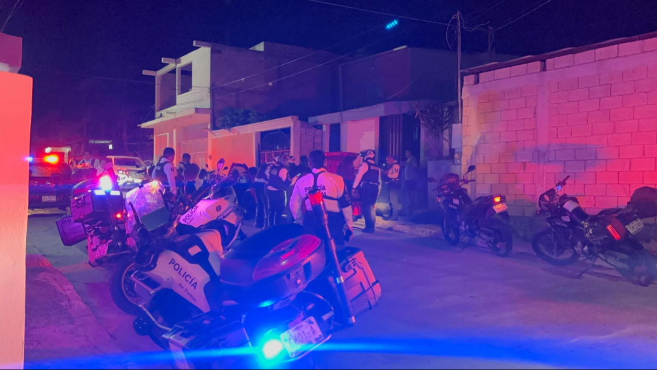 Vecinos de la colonia Leovigildo Gómez alertaron a la policía tras disparos al aire por un grupo de hombres en un coche.
