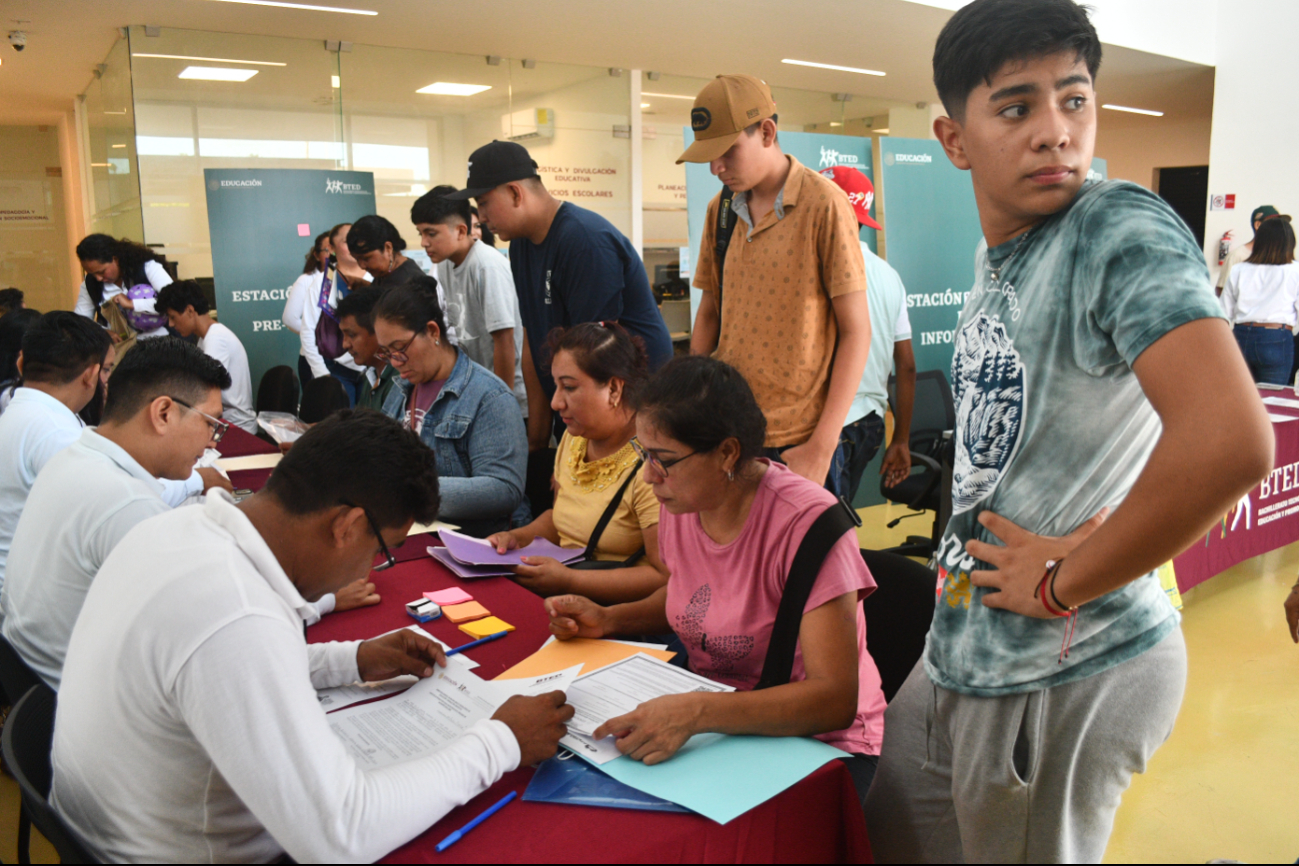 Adolescentes, provenientes de Estados de la región sur-sureste del país, aspiran a ser estudiantes del Bachillerato Tecnológico de Educación y Promoción Deportiva (BTED) en Campeche