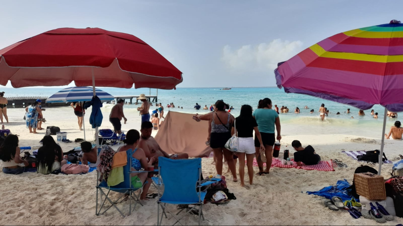 El niño recibió un impacto de bala mientras permanecía en la playa El niño recibió un impacto de bala mientras permanecía en la playa