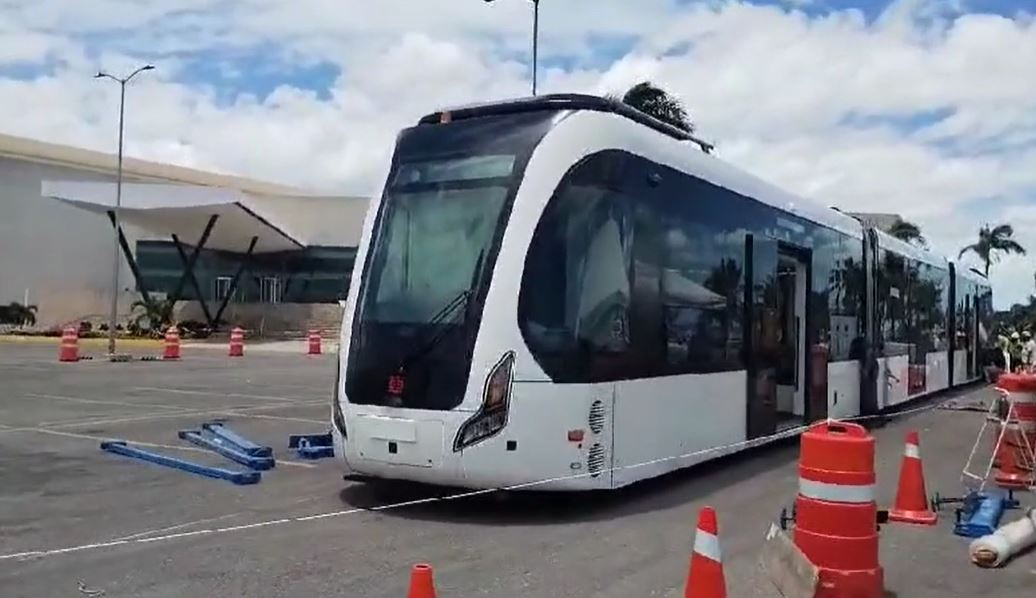Continúa ensamblado del Tren Ligero en Campeche