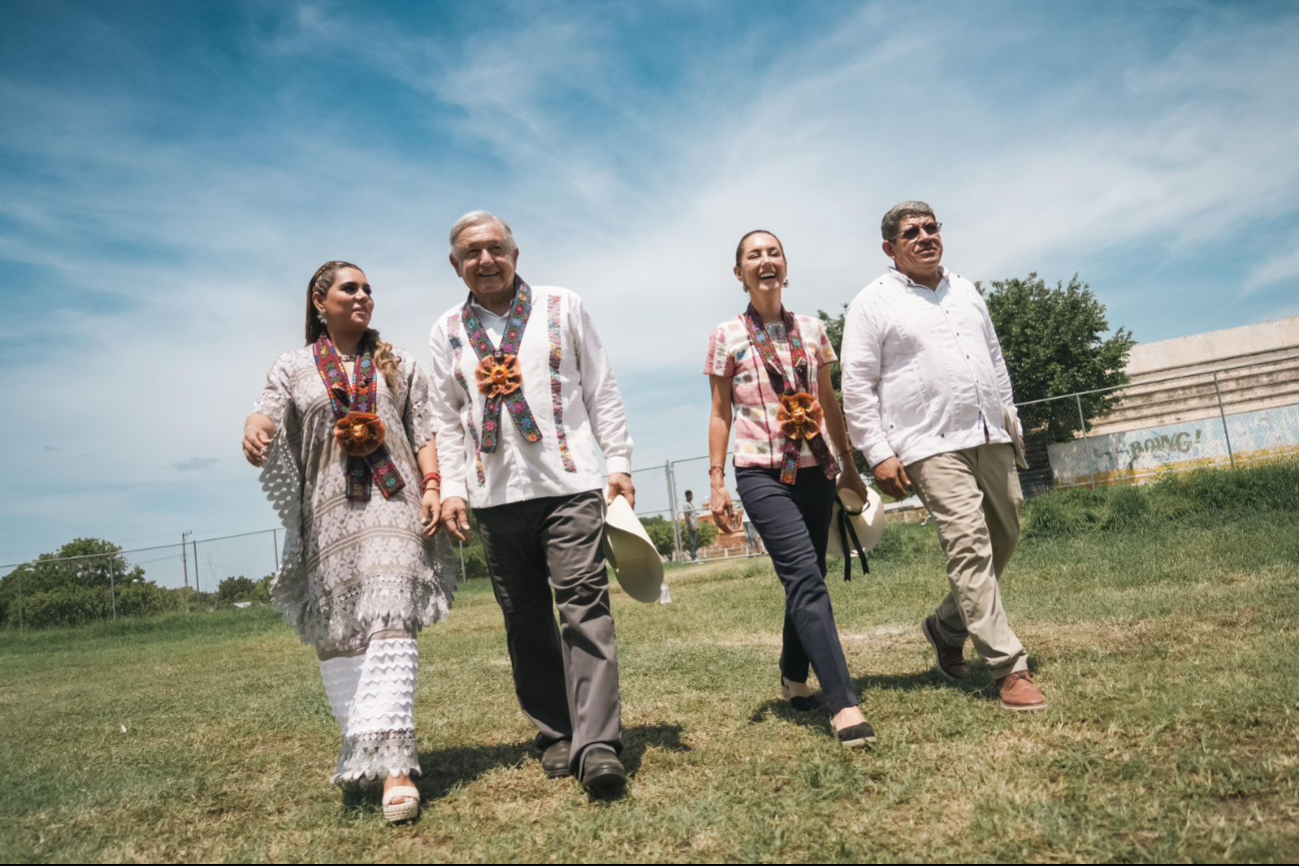 Evelyn Salgado junto a Andrés Manuel López Obrador y Claudia Sheinbaum Evelyn Salgado junto a Andrés Manuel López Obrador y Claudia Sheinbaum