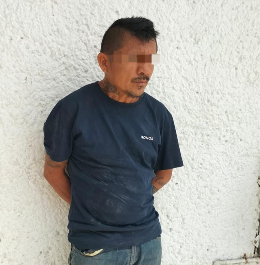 La persona fue abordada mientras mostraba un comportamiento sospechoso La persona fue abordada mientras mostraba un comportamiento sospechoso