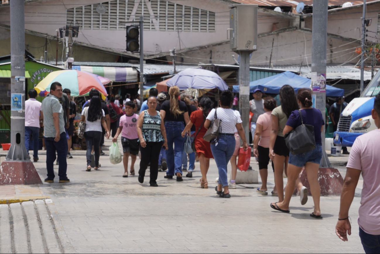 Afectaciones en un paso peatonal. Afectaciones en un paso peatonal.