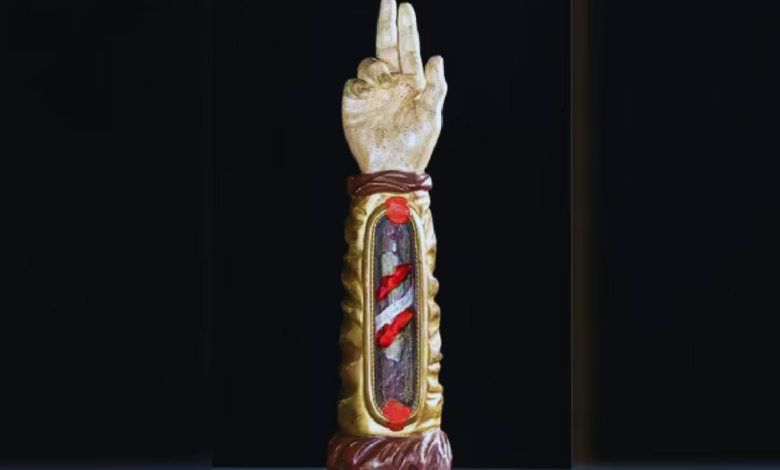 El padre José de Jesús Aguilar recibió la urna con los restos del santo, que visitará varias iglesias en la CDMX, Estado de México, Tlaxcala y Puebla. El padre José de Jesús Aguilar recibió la urna con los restos del santo, que visitará varias iglesias en la CDMX, Estado de México, Tlaxcala y Puebla.