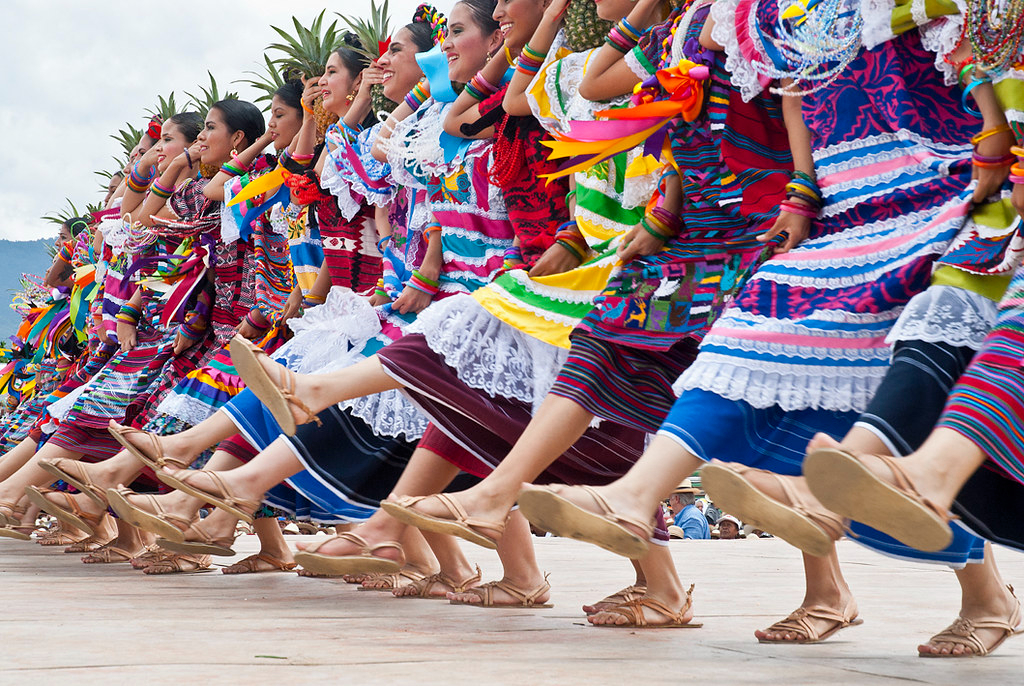 EL baile de Flor de Piña tiene 66 años EL baile de Flor de Piña tiene 66 años