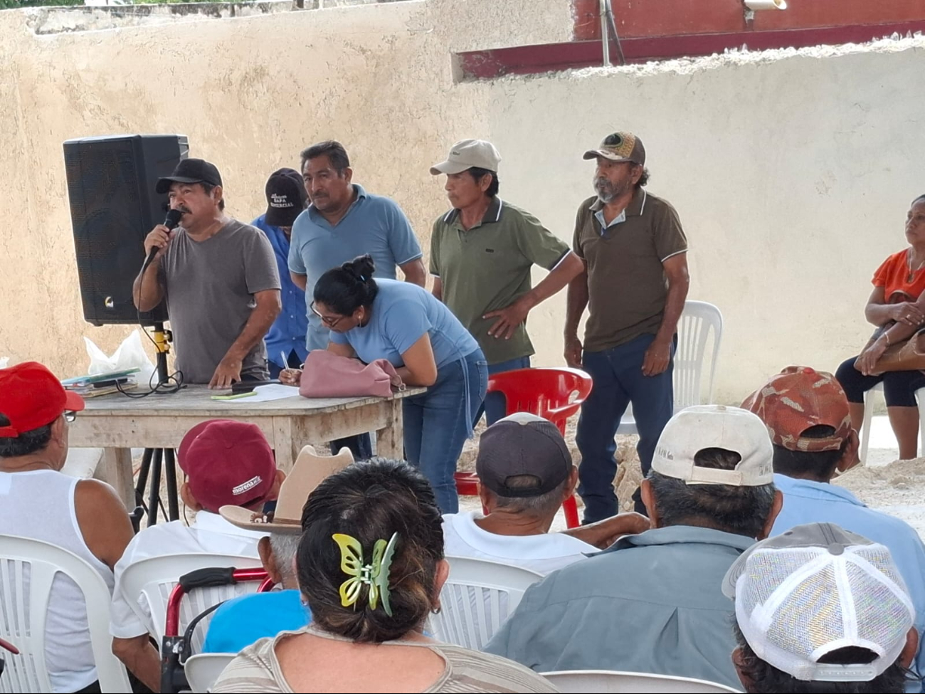   Acusan al comisario ejidal de Pomuch, Hecelchakán, de malgastar el dinero  