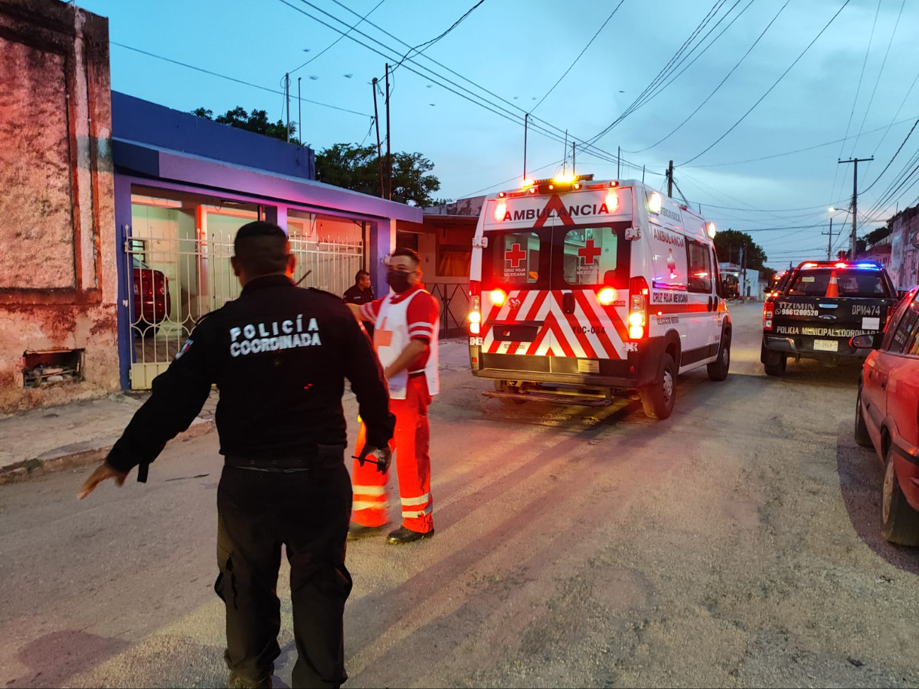 Joven ingiere detergente cuando lavaba el baño de su casa en Tizimín