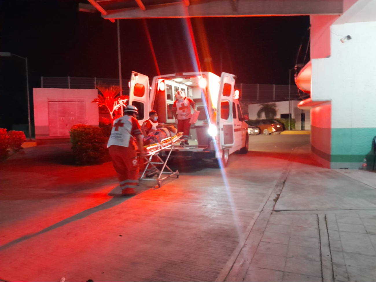 Vuelca automóvil en la carretera Escárcega- Villahermosa. Vuelca automóvil en la carretera Escárcega- Villahermosa.