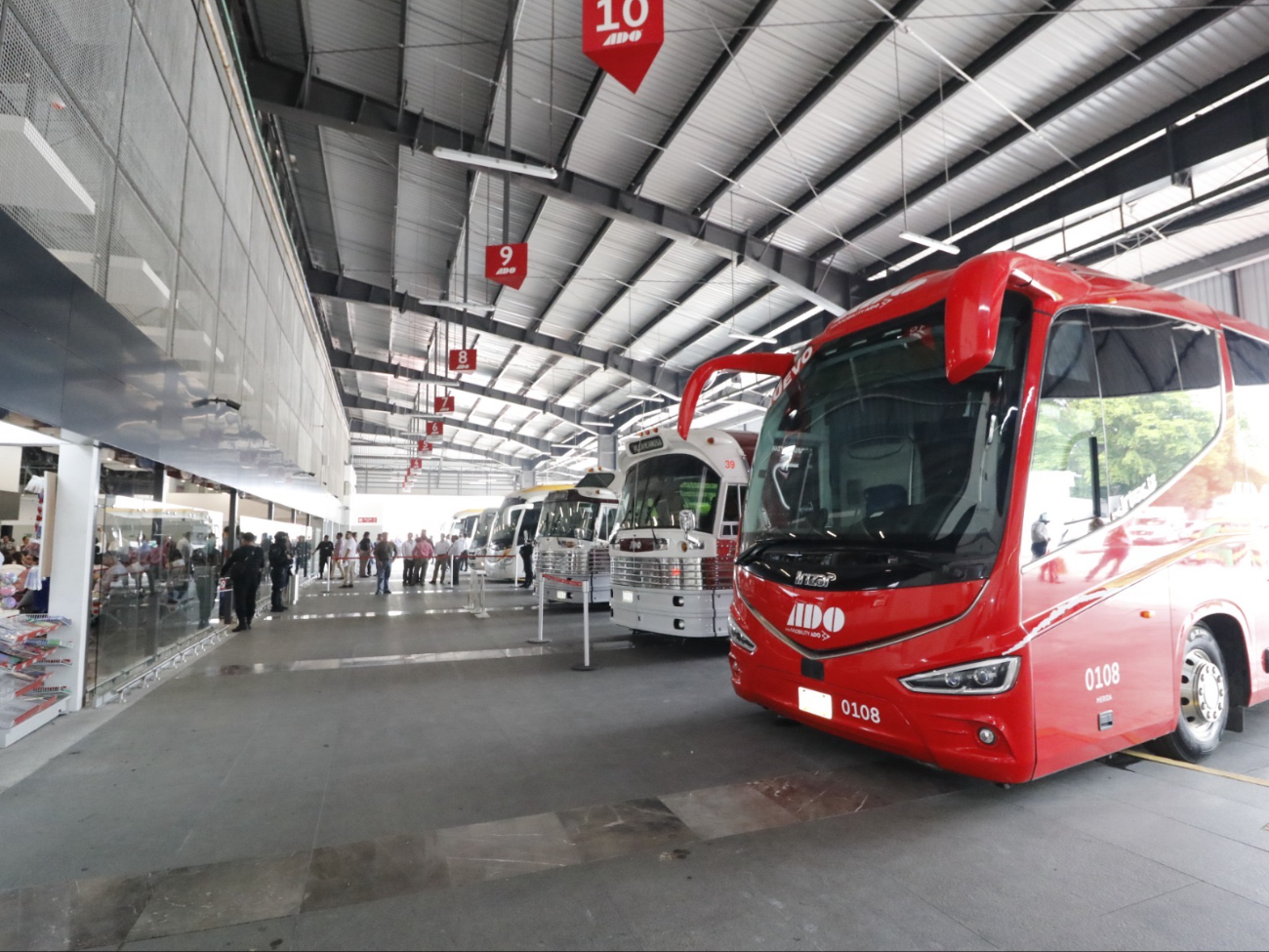 Por el Huracán Beryl, ADO suspende viajes en Quintana Roo 