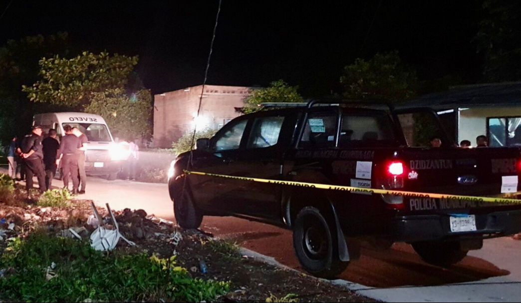 Agentes policiacos arribaron a la escena del crimen Agentes policiacos arribaron a la escena del crimen