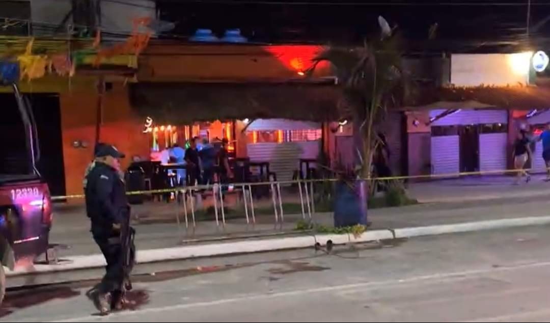 Agentes policiacos arribaron al sitio en Tulum Agentes policiacos arribaron al sitio en Tulum