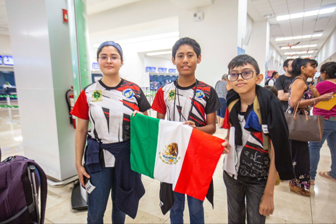Fueron tres yucatecos los que viajaron a la India Fueron tres yucatecos los que viajaron a la India