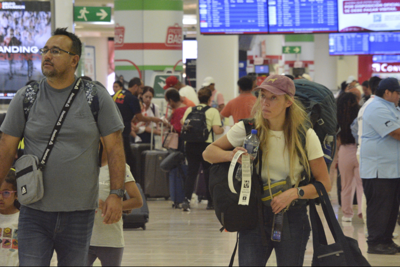 Hubo retrasos en vuelos internacionales Hubo retrasos en vuelos internacionales