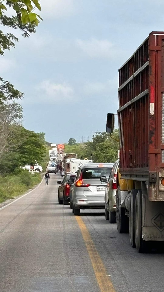 Así lucía la carretera tras el accidente Así lucía la carretera tras el accidente