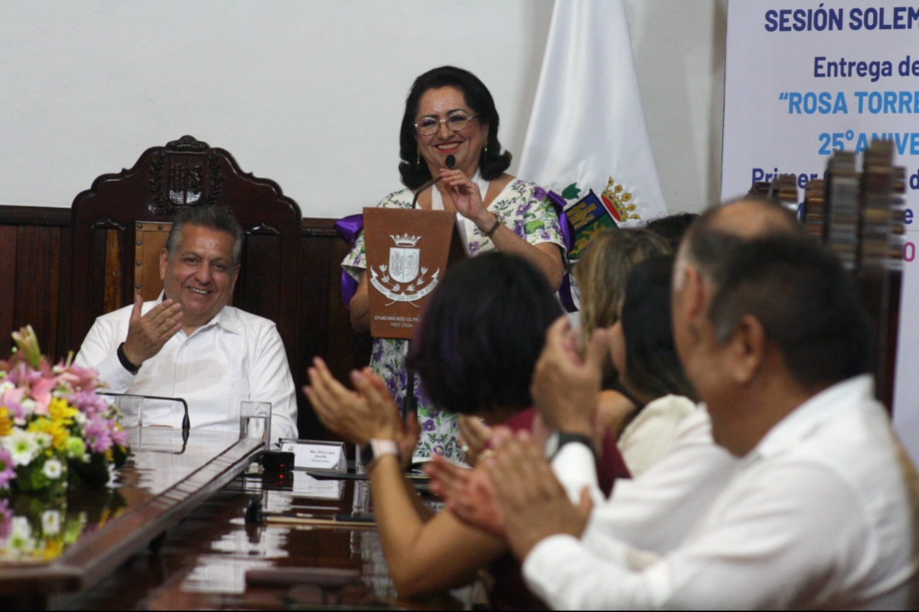 El reconocimiento es a su trayectoria a favor de los derechos políticos de la mujer. El reconocimiento es a su trayectoria a favor de los derechos políticos de la mujer.