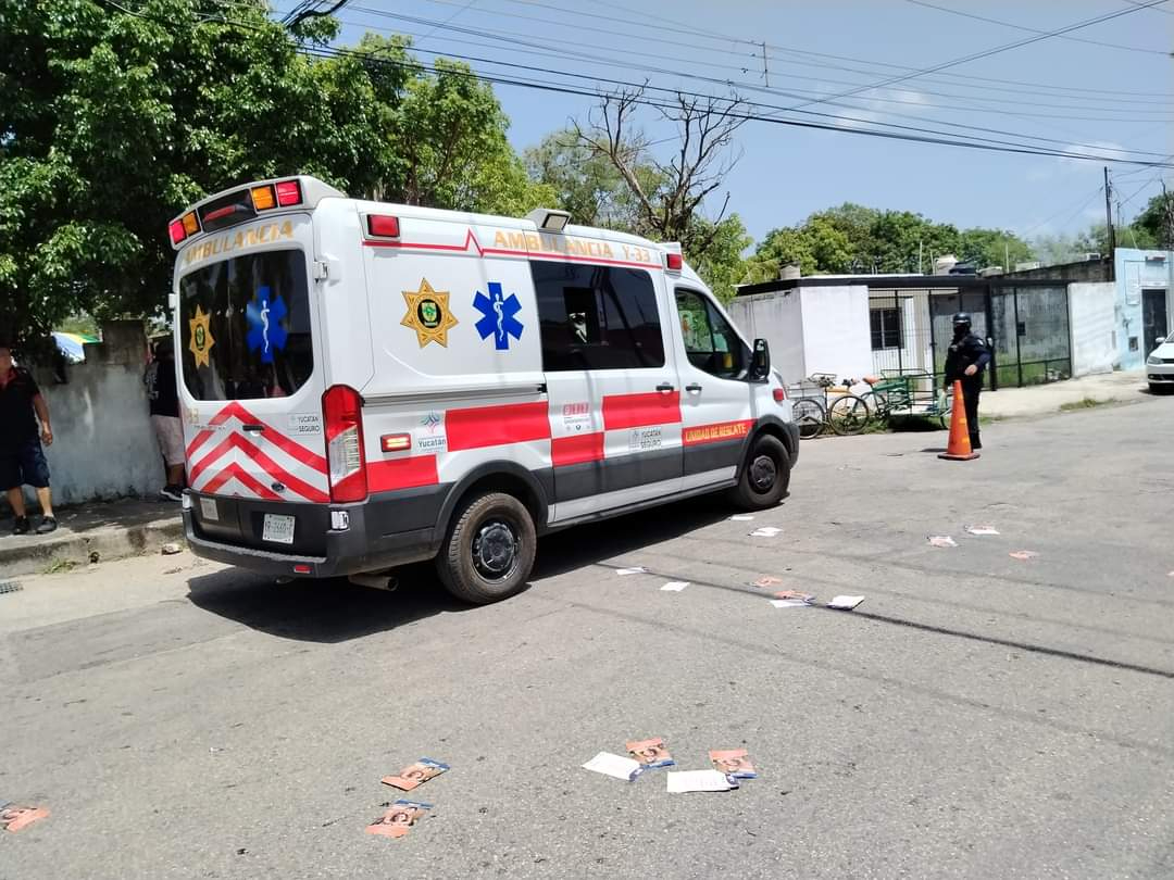 La motociclista, de 15 años, resultó con golpes y laceraciones, pero sin heridas graves. La motociclista, de 15 años, resultó con golpes y laceraciones, pero sin heridas graves.