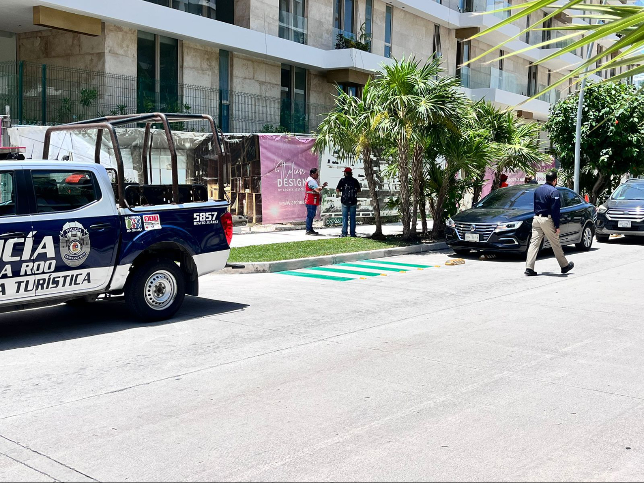 Hombre cae de un quinto piso en Puerto Cancún