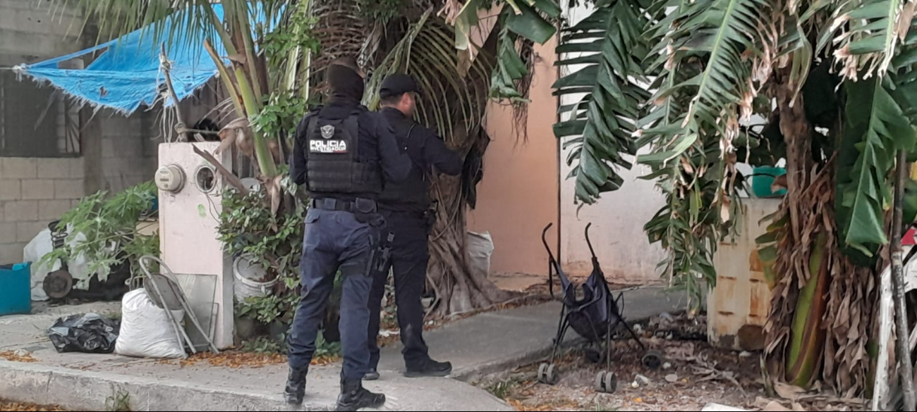 Policías arribaron al domicilio en Cancún Policías arribaron al domicilio en Cancún