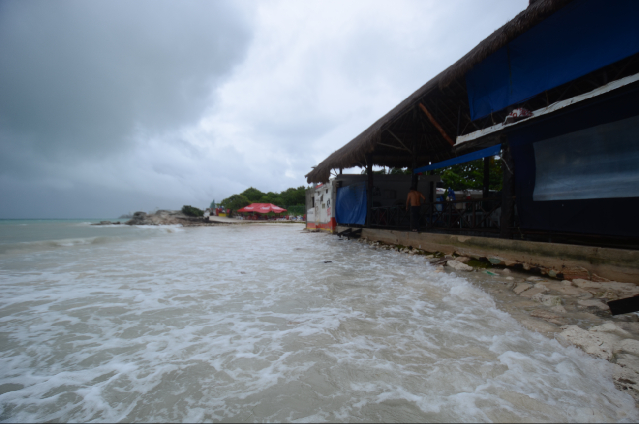 Se forma la Tormenta Tropical Ernesto al Este de Cancún, Quintana Roo