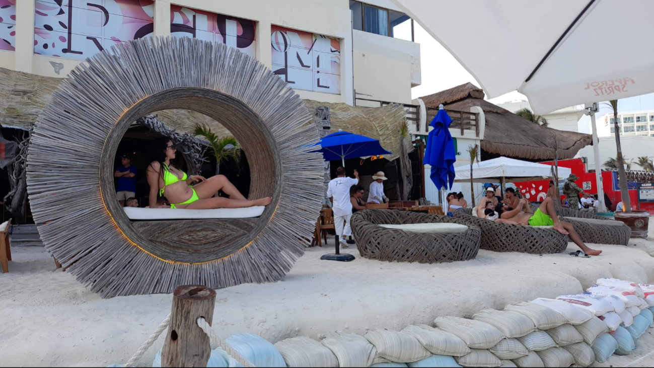 Cancún es uno de las ciudadades que recibe a millones de turistas al año Cancún es uno de las ciudadades que recibe a millones de turistas al año