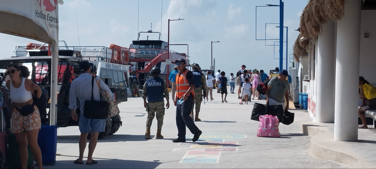 Son más de 4 mil personas los que se quedarán en Holbox Son más de 4 mil personas los que se quedarán en Holbox