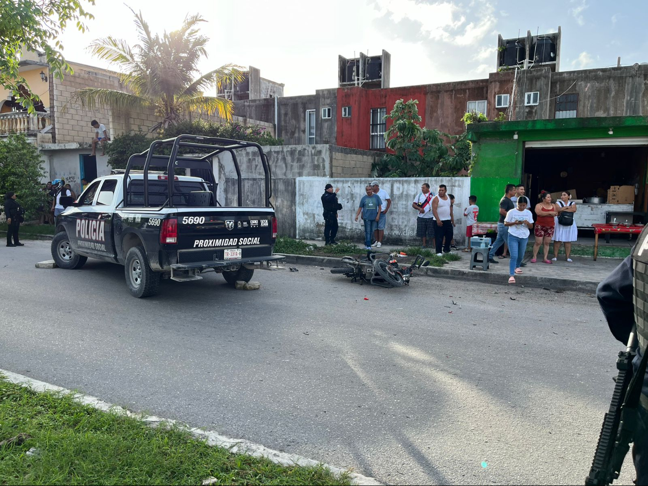 Elementos de la Policía Estatal en Cancún protagonizaron un accidente vial / Especial Elementos de la Policía Estatal en Cancún protagonizaron un accidente vial / Especial