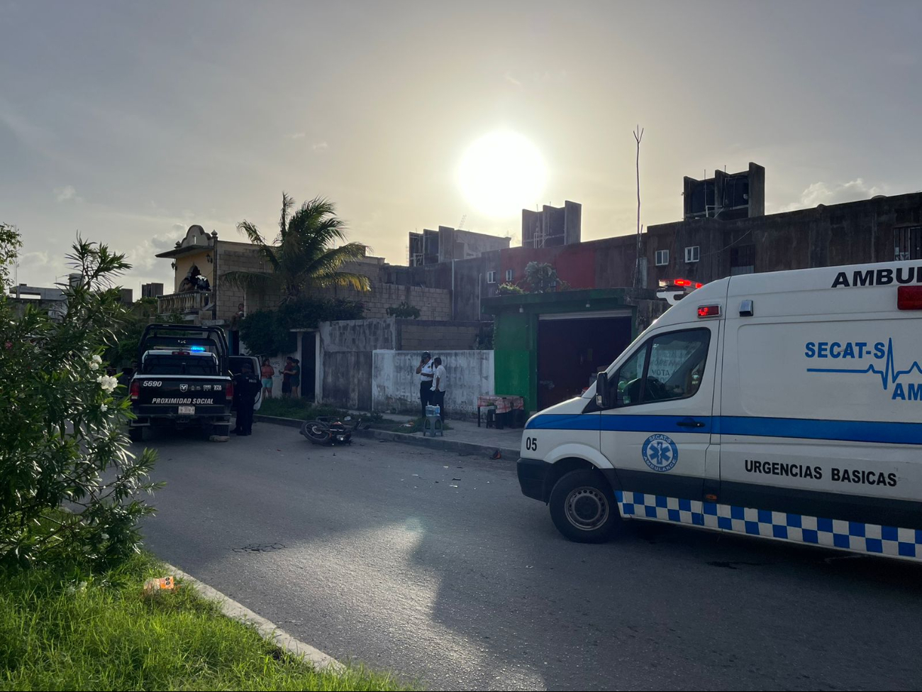 Elementos de la Policía Estatal en Cancún protagonizan accidente vial