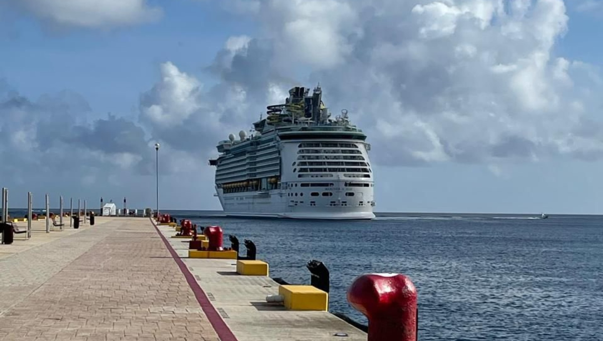 Llegan cruceros a Cozumel tras el paso del Huracán Beryl