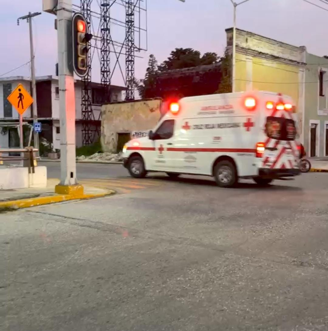 Una ciclista fue atropellada en cruce de Calle 10 con Avenida Francisco I. Madero "La Ría" / David Vázquez Una ciclista fue atropellada en cruce de Calle 10 con Avenida Francisco I. Madero "La Ría" / David Vázquez
