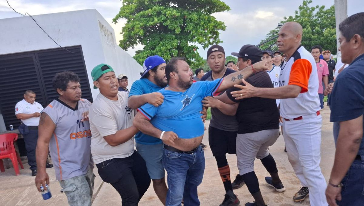 Partido de beisbol termina a golpes en Hecelchakán, Campeche