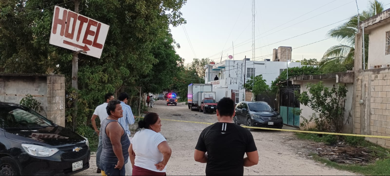 Autoridades mantienen acordonada el área en Cancún Autoridades mantienen acordonada el área en Cancún
