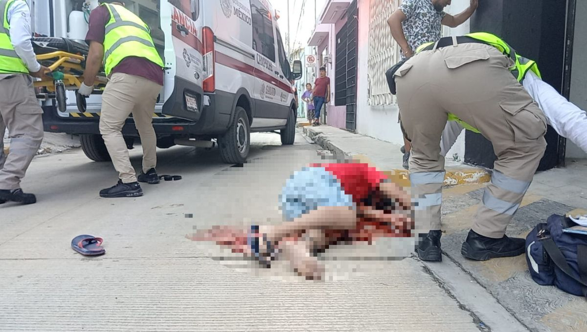 Hombre pierde gran cantidad de sangre tras caer de segundo piso en Campeche