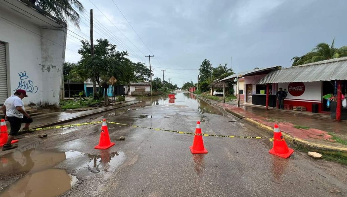 Cierran importante vialidad de Lázaro Cárdenas para prevenir accidentes vehiculares